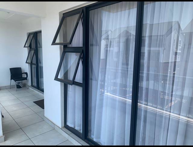 1 BEDROOM APARTMENT TO LET IN WILLOW PARK MANOR